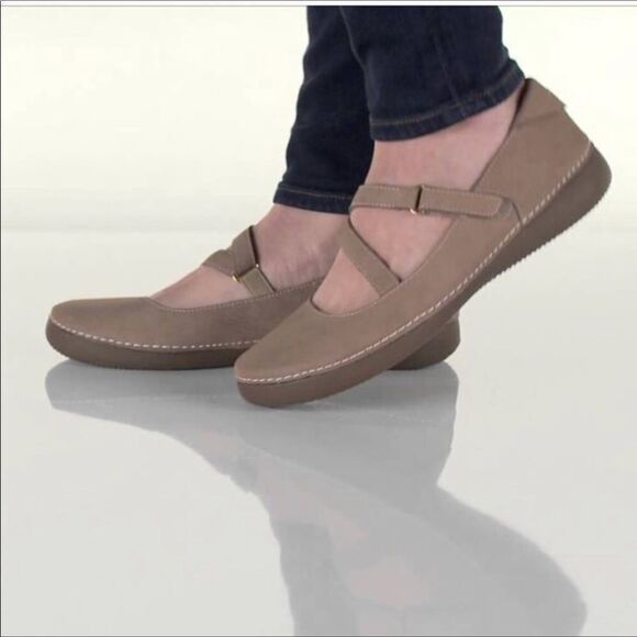 VIONIC Black Suede Mary Janes Flats - Picture 3 of 9